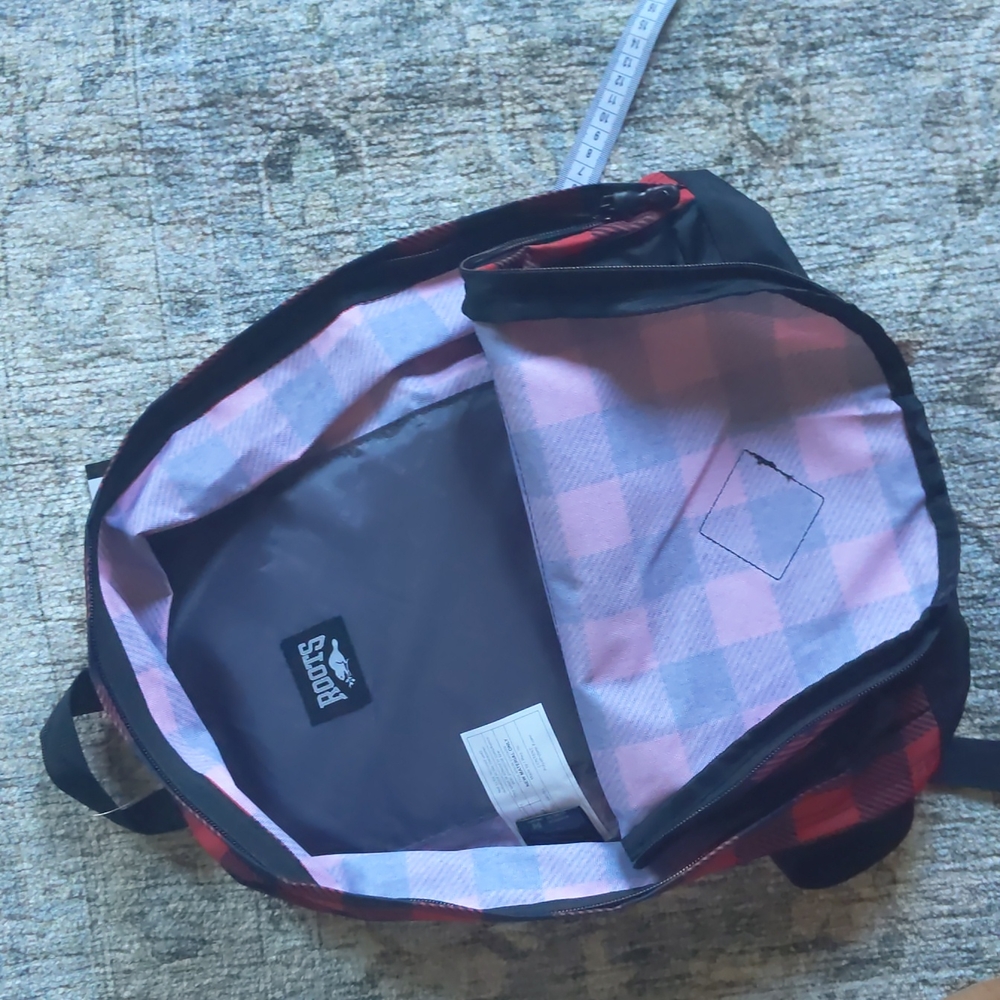 🇨🇦Last drop❤️Roots Canada 🇨🇦 Medium Backpack - Picture 10 of 14